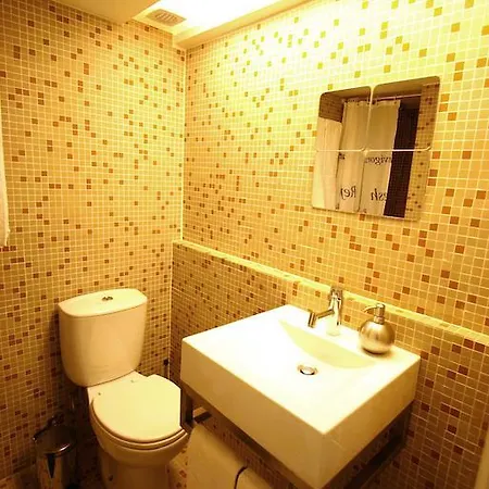 Feels Like Home Carstein Studio At Principe Real 아파트